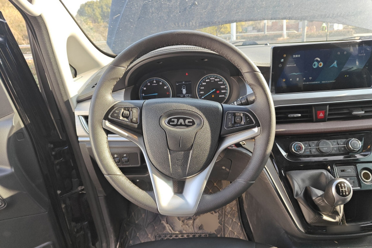 江淮瑞风 瑞风M3 2023款 PLUS 1.5T 7/8座智联版中控内饰13