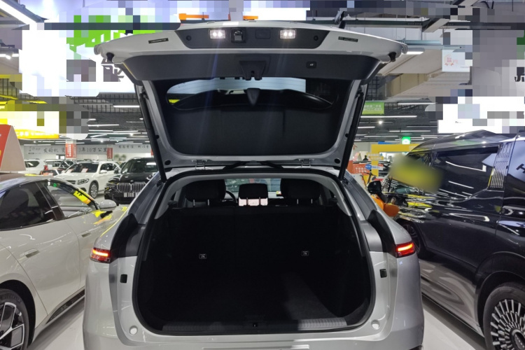 小鹏G6 2023款 755 超长续航 Pro机舱底盘23