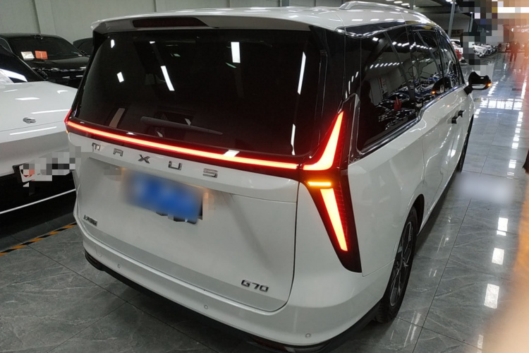 上汽大通MAXUS 大通G70 2024款 2.0T 自动旗舰版 7座车身外观7