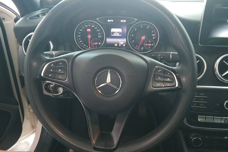 奔驰A级(进口) 2016款 A 180局部细节13