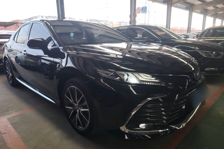 丰田 凯美瑞 2023款 双擎 2.5HG 豪华版车身外观3