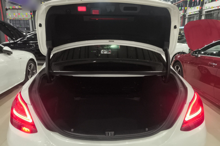 奔驰C级 2020款 改款 C 260 L 运动版机舱底盘23