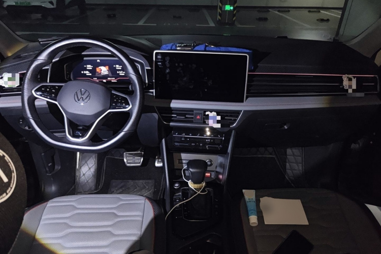 大众 途观L 2022款 330TSI 自动两驱R-Line旗舰版中控内饰12