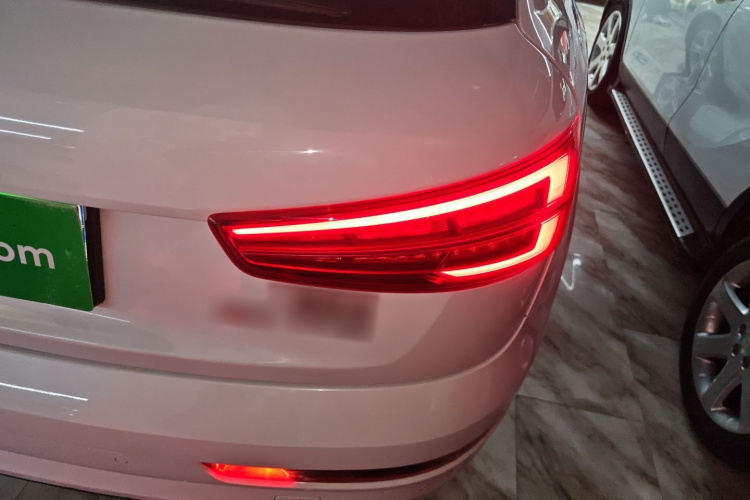 奥迪Q3 2018款 30周年年型 30 TFSI 时尚型车身外观9