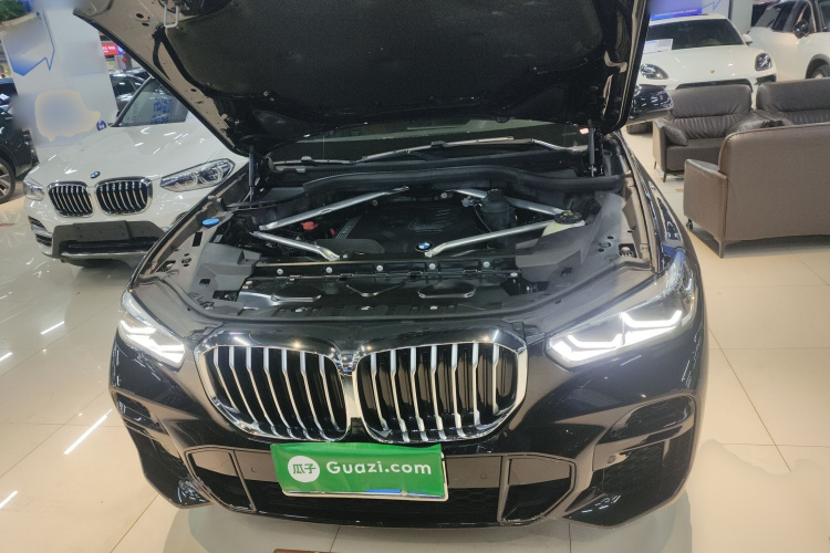 宝马X5(进口) 2022款 xDrive30i M运动套装机舱底盘24