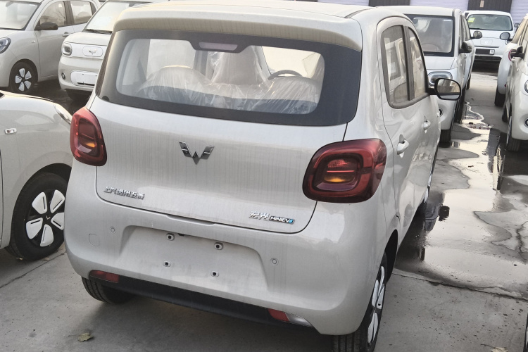 五菱汽车 宏光MINIEV 2025款 四门版 进阶款车身外观7