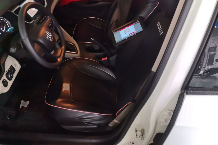 别克 英朗 2015款 15N 自动精英型中控内饰19