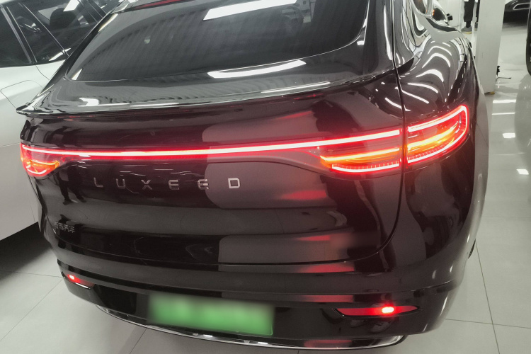 鸿蒙智行 智界R7 2024款 纯电 736km UItra车身外观6