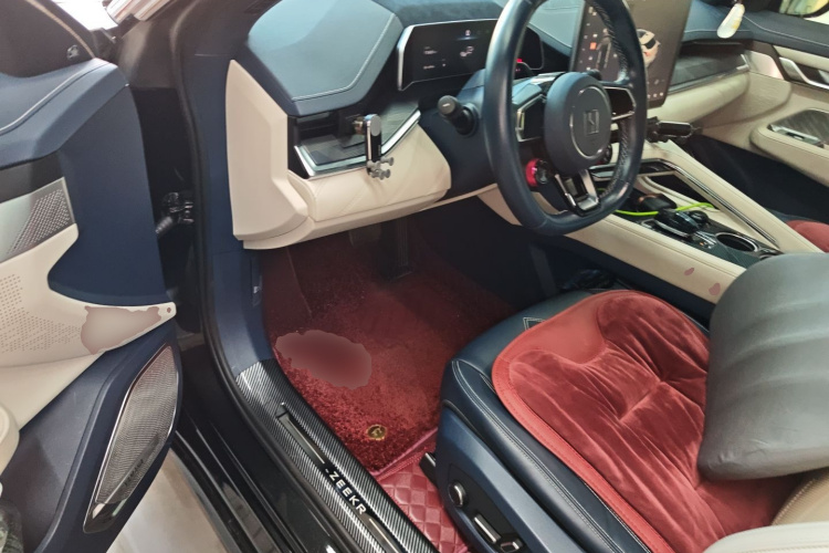 极氪001 2022款 超长续航双电机 YOU版中控内饰7003