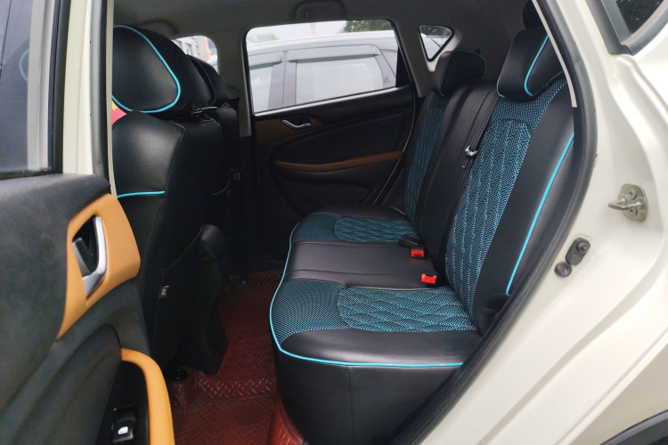 陆风X2 2017款 1.6L 手动锋锐版中控内饰21