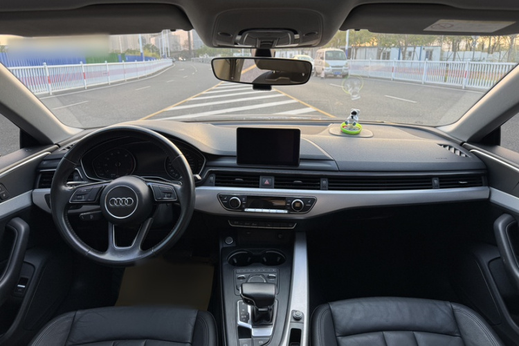 奥迪A5 2017款 Sportback 40 TFSI 时尚型中控内饰7005