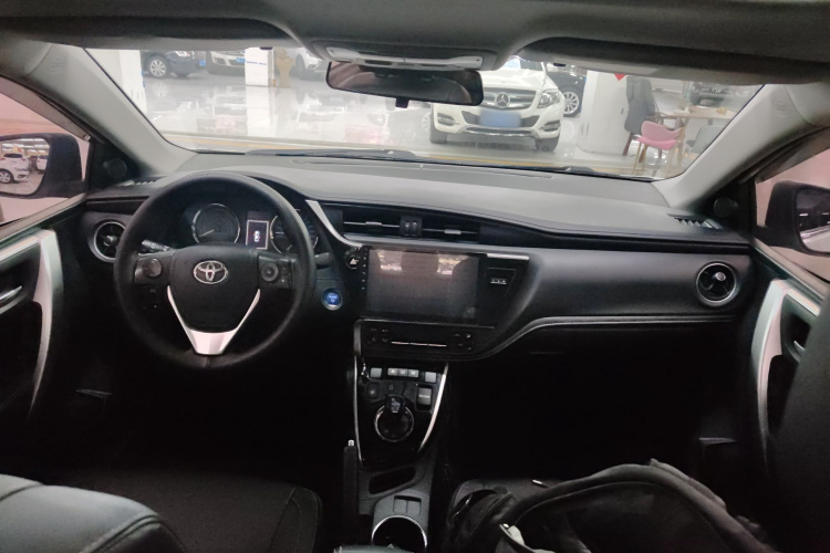 丰田 卡罗拉 2017款 改款双擎 1.8L E-CVT精英版中控内饰12
