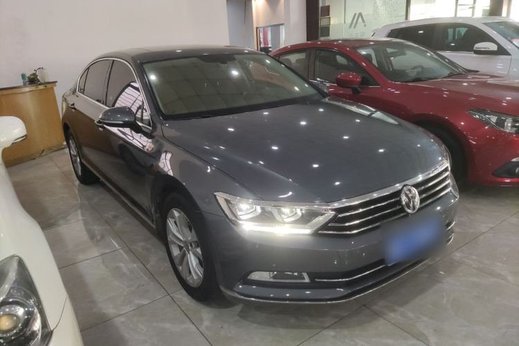 大众 迈腾 2017款 330TSI DSG 豪华型车身外观3