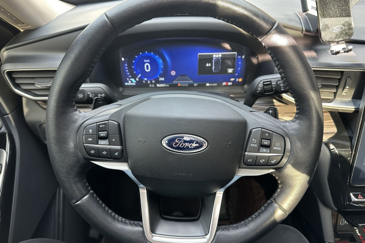 福特 探险者 2020款 EcoBoost 285 四驱钛金版 7座中控内饰7005