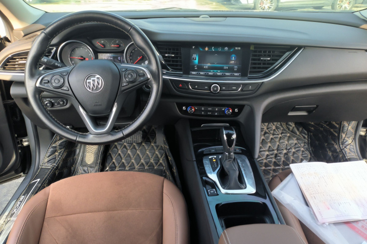 别克 君威 2017款 20T 精英型中控内饰12