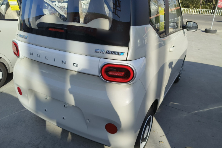 五菱汽车 宏光MINIEV 2024款 第三代 215km 青春版车身外观9