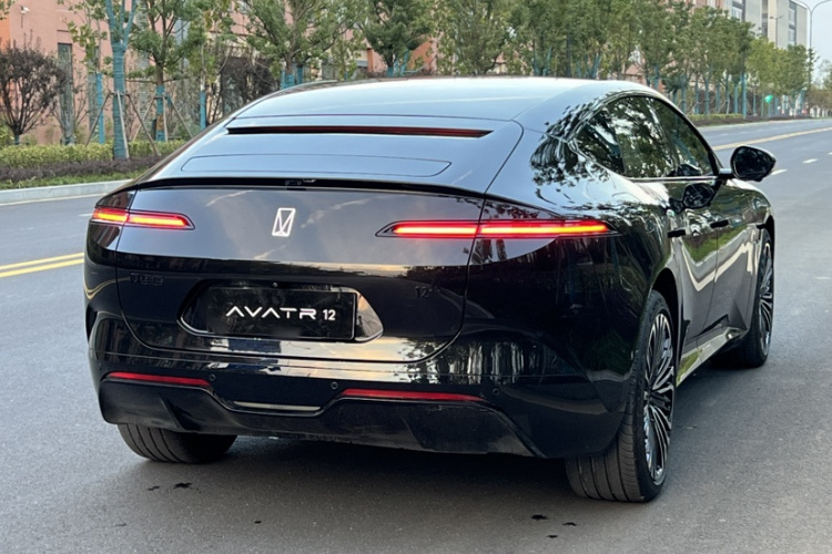 阿维塔12 2025款 Ultra增程版车身外观6006