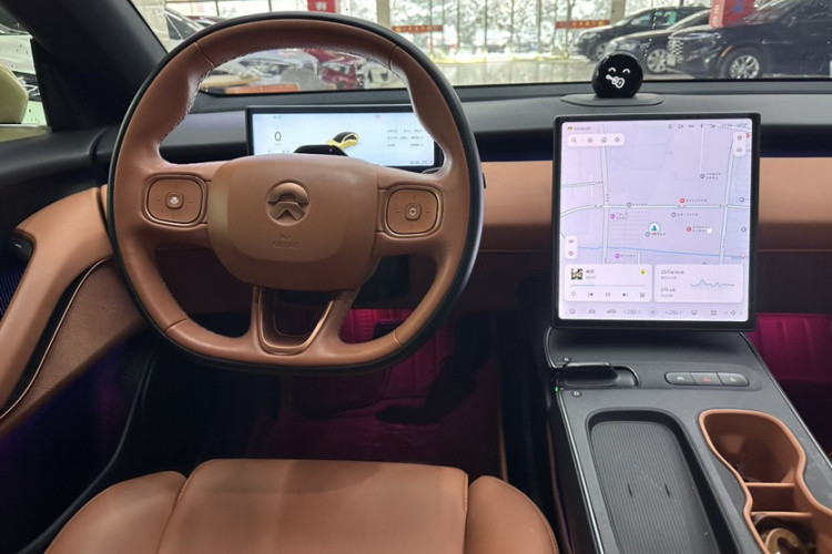 蔚来ET5 2022款 75kWh中控内饰7005