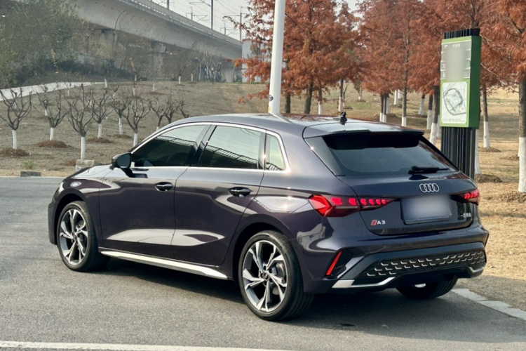 奥迪A3 2025款 Sportback 35TFSI 飞驰尊享型车身外观6005