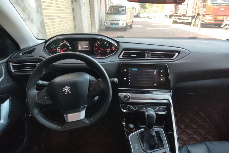 标致308 2016款 350THP 自动尊贵版中控内饰12