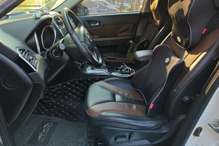 广汽传祺 传祺GS5 Super 2016款 2.0L 自动两驱周年纪念版中控内饰19