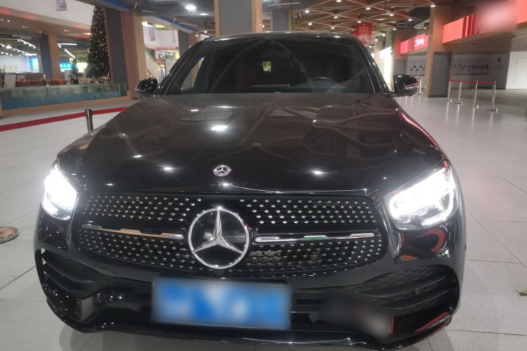 奔驰GLC轿跑 2022款 改款 GLC 260 4MATIC 轿跑SUV车身外观2