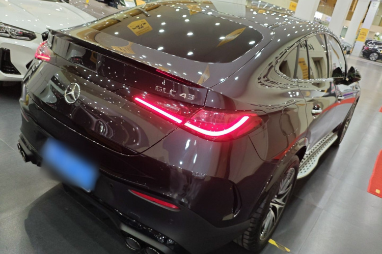 奔驰GLC轿跑 AMG 2024款 AMG GLC 43 4MATIC 轿跑SUV车身外观7