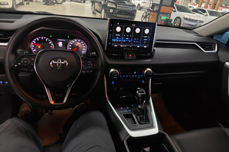 丰田 威兰达 2020款 2.0L CVT两驱豪华版中控内饰7002