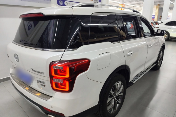 广汽传祺 传祺GS8 2017款 320T 两驱豪华智联版（七座）车身外观7