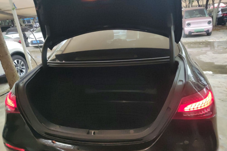 奔驰E级 2023款 E 300 L 豪华型局部细节23