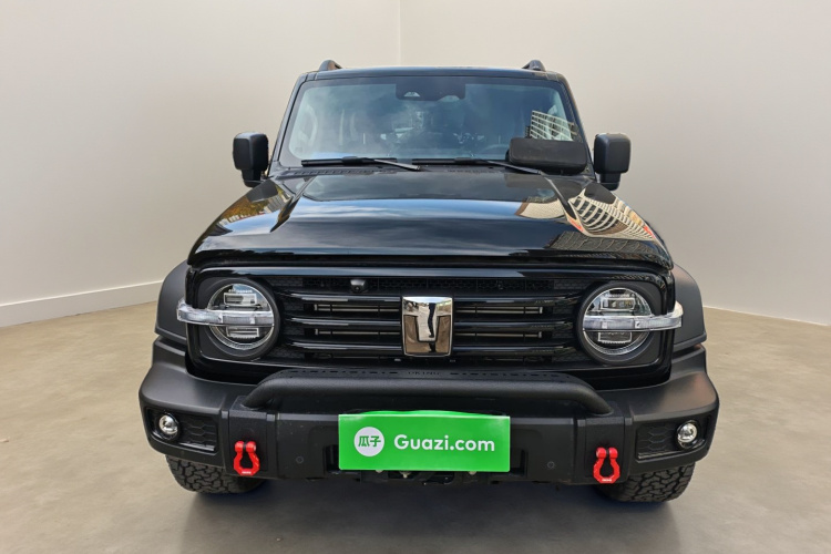 坦克300 2025款 2.0T 征服者车身外观2