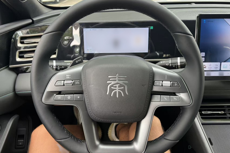 比亚迪 秦L 2025款 DM-i 智驾版 80KM领先型中控内饰7002