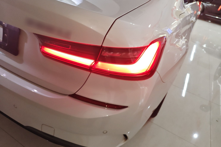 宝马3系 2022款 325Li M运动套装车身外观6006