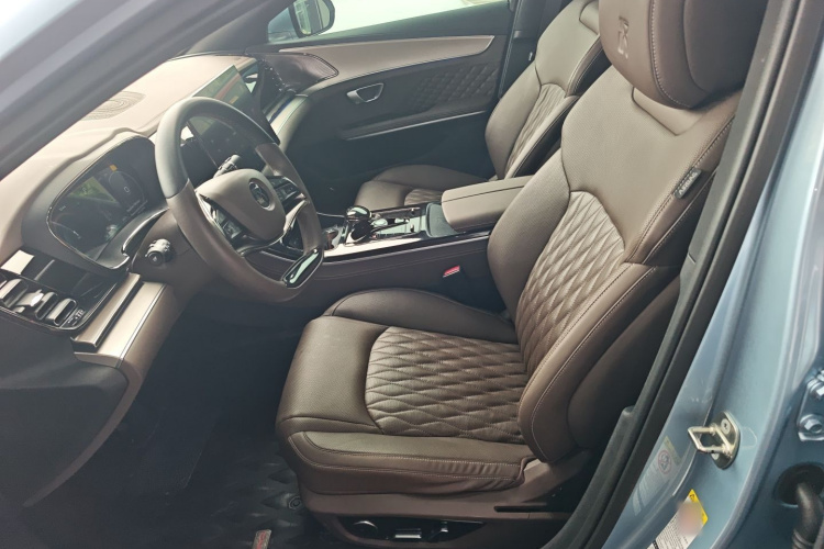 比亚迪 汉 2023款 EV 冠军版 506KM前驱尊贵型局部细节19