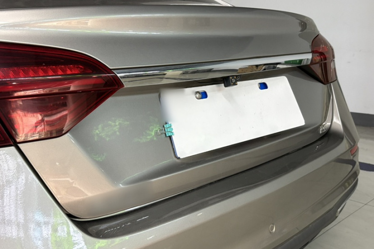 吉利汽车 帝豪 2021款 UP 1.5L CVT豪华型车身外观6010