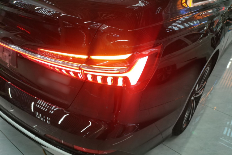 奥迪A6L 2023款 40 TFSI 豪华动感型车身外观6006