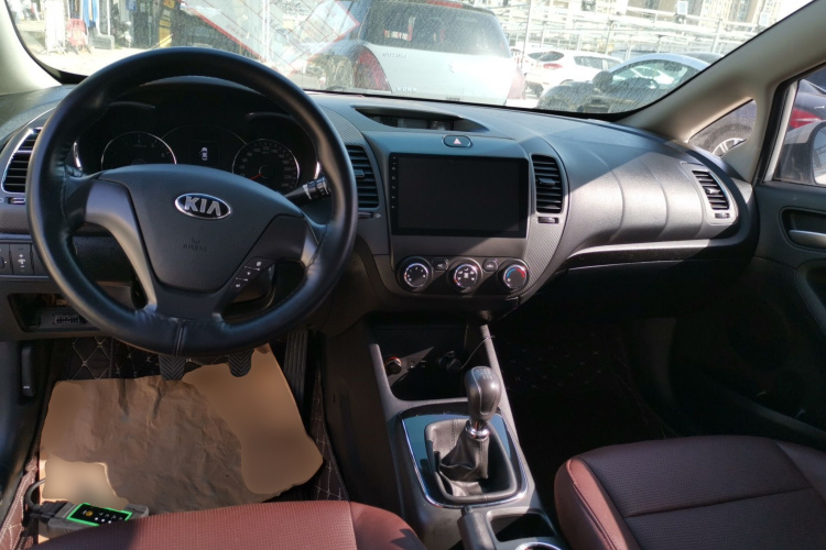 起亚K3 2016款 1.6L 手动GL中控内饰12