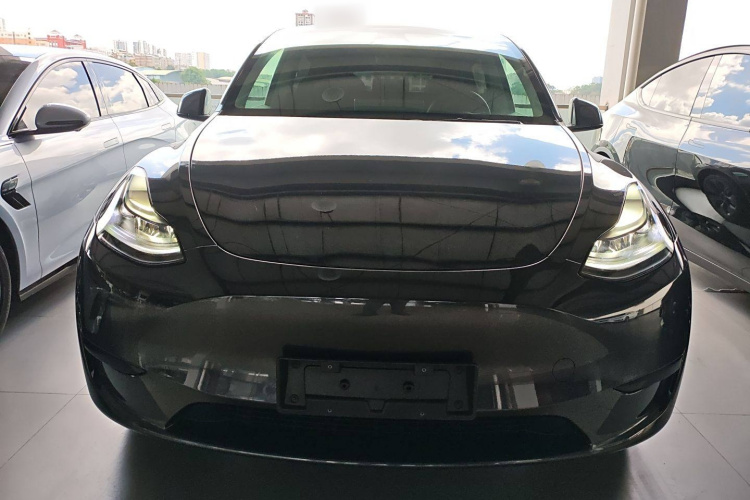 特斯拉 Model Y 2024款 后轮驱动版车身外观2