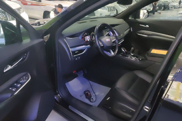 凯迪拉克XT4 2020款 改款 28T 两驱豪华型中控内饰7003