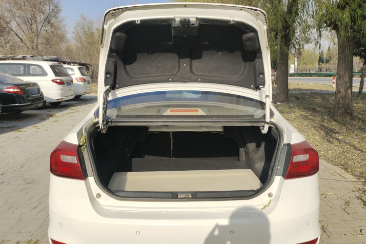 长城C30 2015款 1.5L AMT舒适型机舱底盘23