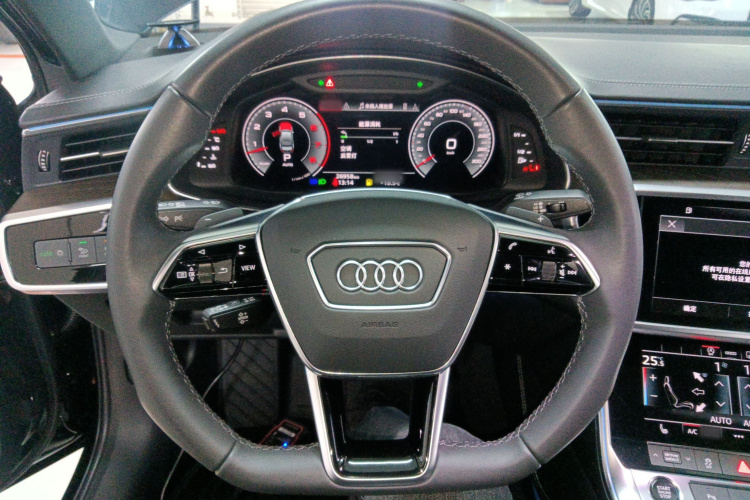 奥迪A6L 2022款 55 TFSI quattro 尊享动感型中控内饰13