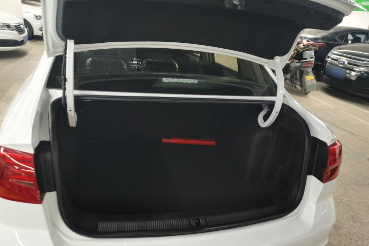 大众 2019款 改款 宝来·传奇 1.5L 自动时尚型 国VI机舱底盘23