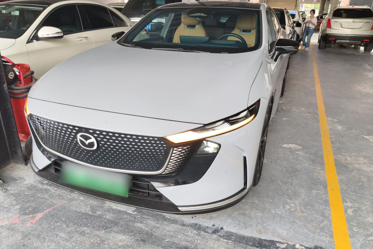 马自达EZ-6 2024款 纯电600智尊版车身外观1