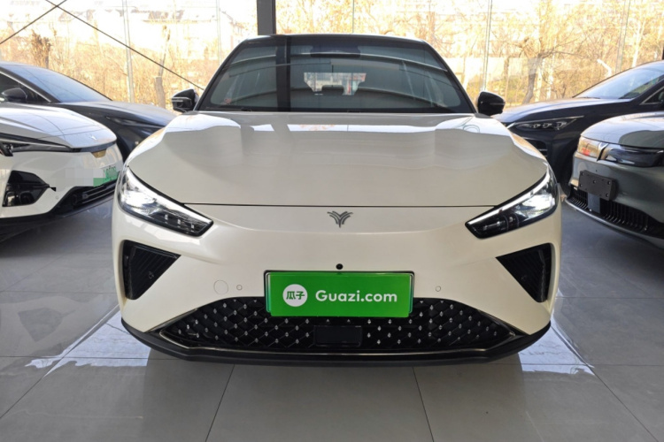 哪吒汽车 哪吒L 2024款 增程 220 闪充版车身外观6001