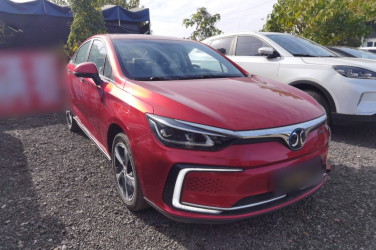 北京汽车 北京EU5 2018款 R550 智潮版车身外观3