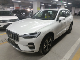 沃尔沃XC60 2026款 B5 四驱智逸豪华版