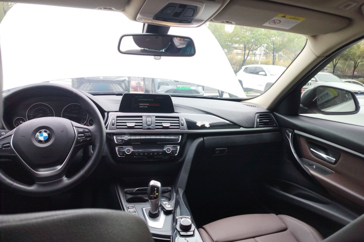 宝马3系 2018款 320Li 时尚型中控内饰22