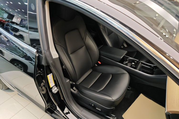 特斯拉 Model 3 2020款 标准续航后驱升级版中控内饰7013