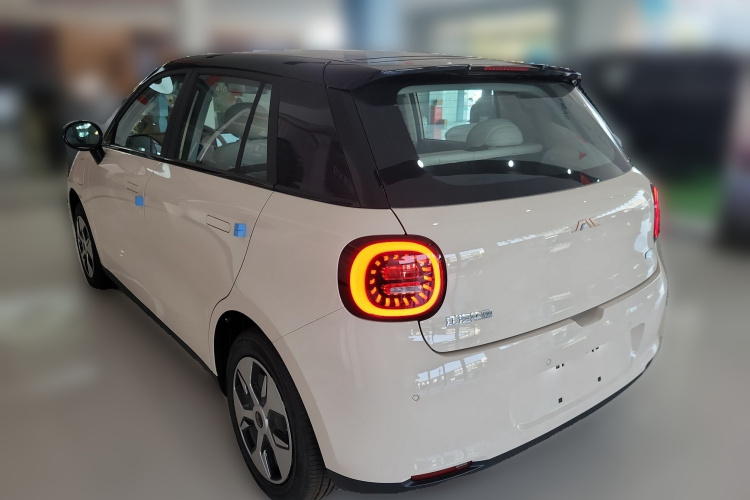 江淮钇为 钇为3 2024款 挚爱版 330km Air车身外观5