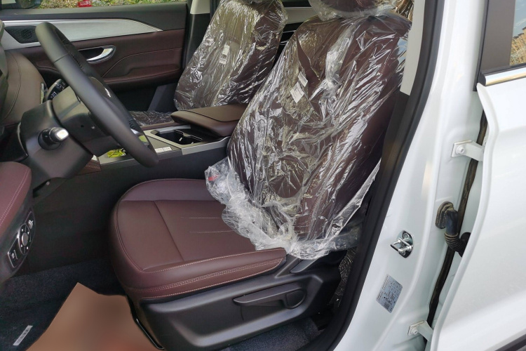 捷途X90 2024款 1.6T DCT 麒麟版 7座局部细节19